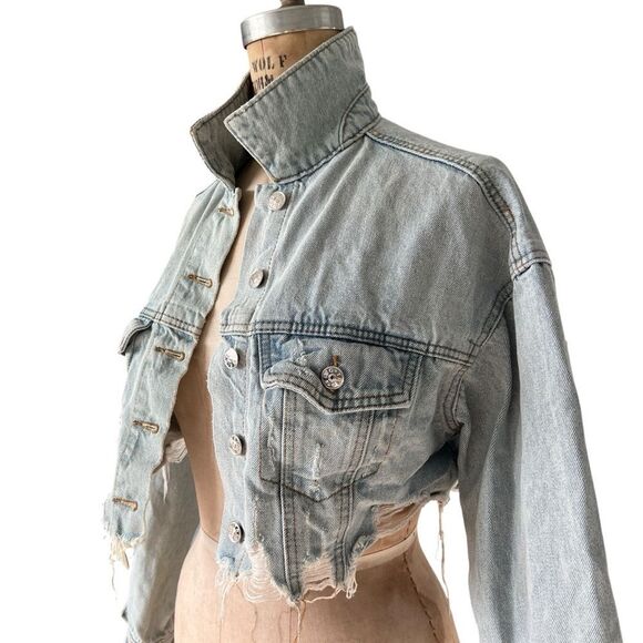 Trio Cropped Distressed Hollywood Denim Jacket Size S - Picture 3 of 7